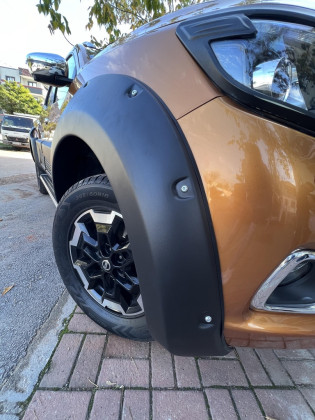 Plastové lemy blatníků pro NISSAN Navara NP300 (D23) 2017-2021 s TÜV