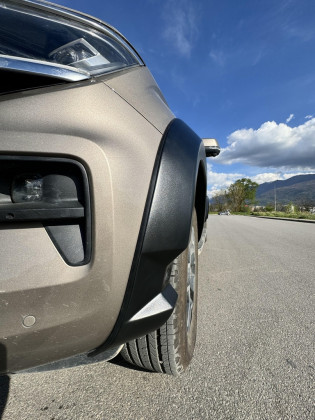 Plastové lemy blatníků pro VOLKSWAGEN Amarok MK2 2022+ s TÜV