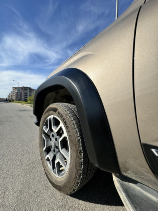 Plastové lemy blatníků pro VOLKSWAGEN Amarok MK2 2022+ s TÜV