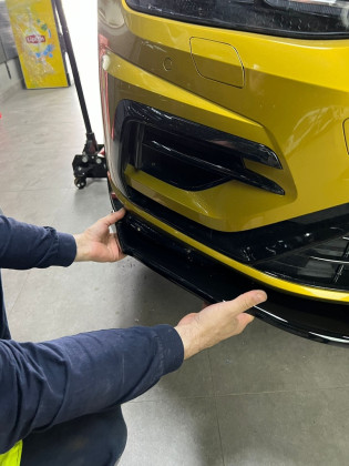 Spoiler pod přední nárazník pro VW VOLKSWAGEN Golf MK 7.5 R 2017-2020 s TÜV