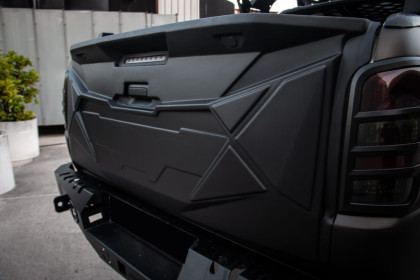 Kryt zadních dveří pro MITSUBISHI L200 Triton 5/6 2015+