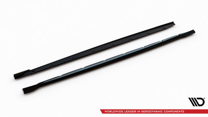 Prahové lišty V.3 BMW M135i / 1 M-Pack F70 černý lesklý plast