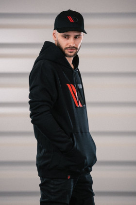 Pánská mikina s kapucí v černé barvě