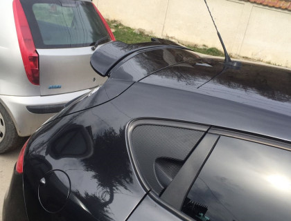 Spoiler-křídlo střešní TFB Seat Leon II