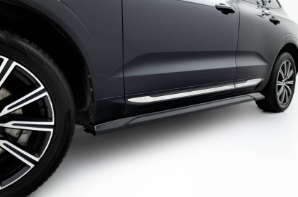 Prahové lišty Volvo XC60 Mk2 černý lesklý plast