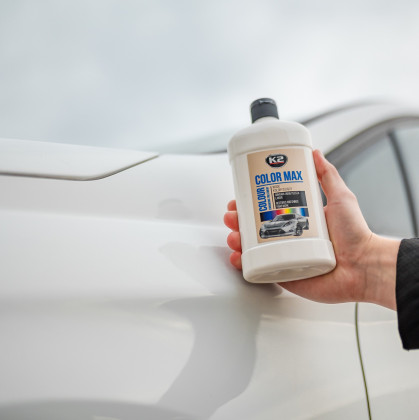 Leštěnka barevná s voskem K2 500ml - bílá