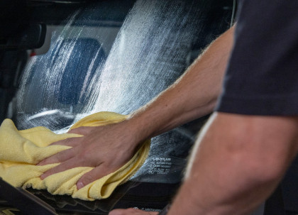 Meguiar's Paint, Dash & Glass Inside & Out Detailer - čistič interiérových a exteriérových povrchů, 710 ml