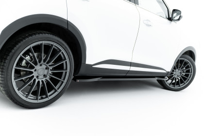 Prahové lišty MG HS Mk1 Facelift černý lesklý plast