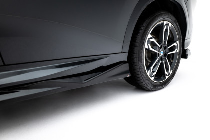 Prahové lišty BMW X2 M-Pack U10 černý lesklý plast