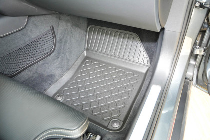 Přesné plastové koberce, vaničky s vysokým okrajem - Volvo S90 16-