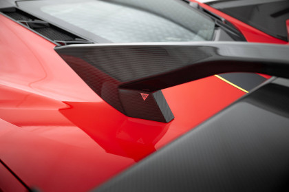 Zadní spoiler křídlo Chevrolet Corvette C8 carbon + LED