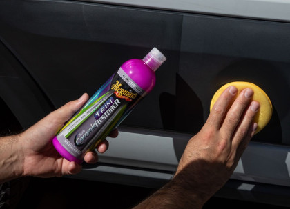 Meguiar's Hybrid Ceramic Trim Restorer - oživovač a keramická ochrana nelakovaných plastů, 473 ml