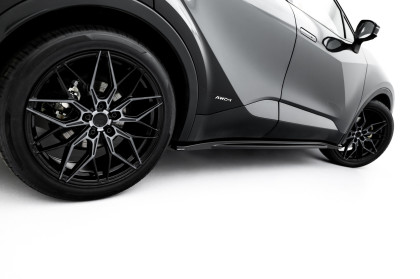 Prahové lišty Toyota C-HR Mk2 černý lesklý plast