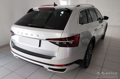 Ochranná lišta zadního nárazníku Avisa pro Škoda Superb III kombi / SCOUT  černá matná