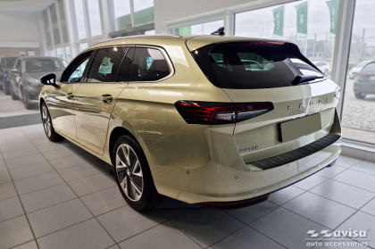 Ochranná lišta zadního nárazníku Avisa pro Škoda Superb 4 Kombi - černá matná