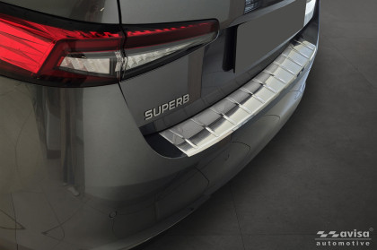 Nerezová ochranná lišta zadního nárazníku Avisa pro Škoda Superb IV Liftback - stříbrná broušená