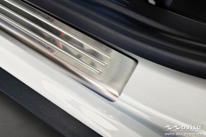 Prahové ochranné nerezové lišty Avisa pro Dacia Duster 3 2024-  stříbrné broušené