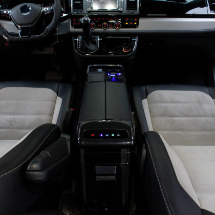 Prémiová multifunkční středová konzole s lednicí pro VW T6 / T6.1 USB, 12V