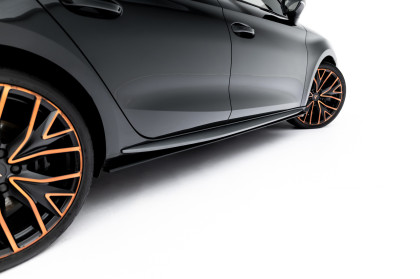 Prahové lišty Street pro Cupra Leon ST / Hatchback Aero Mk1 / Mk1 Facelift černo červené