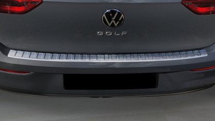Nerezová ochranná lišta zadního nárazníku Avisa pro Volkswagen Golf 8 Hatchback stříbrná broušená