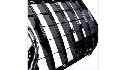 Maska pro Mercedes-Benz A W177 2018-2023 GT style, bez kamery - černá lesklá