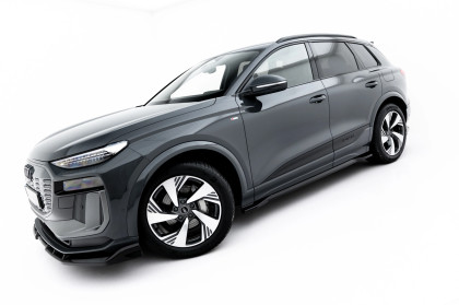 Prahové lišty Audi Q6 e-tron Standard / S-Line / SQ6 e-tron SUV / Sportback Mk1 černý lesklý plast