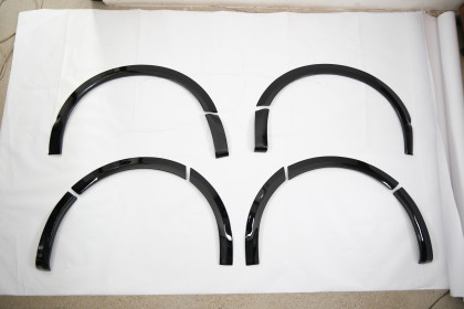 Plastové lemy blatníků pro VW Transporter T5 T5.1 2003-2015 (SV / RD) (10ks) (černý lesk)