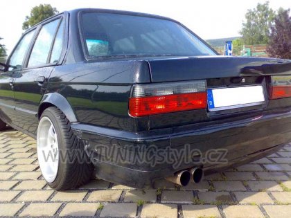 Zadní světla BMW E30 červená/kouřová  82-87