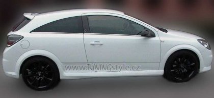 Boční prahy OPC look TFB Opel Astra H