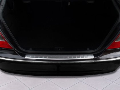 Nerezová ochranná lišta zadního nárazníku Mercedes-Benz E W 211 02-09 sedan 