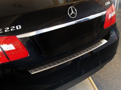 Nerezová ochranná lišta zadního nárazníku Mercedes-Benz E W212 09-13
