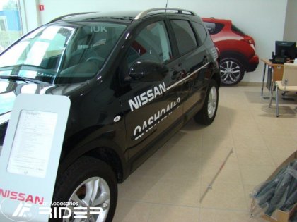 Ochranné lišty dveří - Nissan Qashqai 5+2 09-