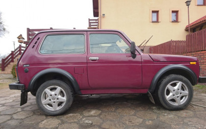 Plastové lemy blatníků Lada Niva bez lišty 1977- 4ks