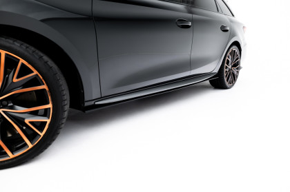 Prahové lišty Street pro Cupra Leon ST / Hatchback Aero Mk1 / Mk1 Facelift černo červené