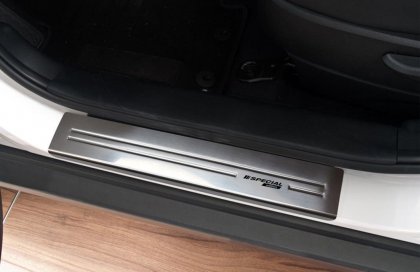 Prahové ochranné nerezové lišty Avisa Hyundai ix35 2010 - Special edition