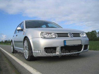 Přední nárazník Golf 4 R32