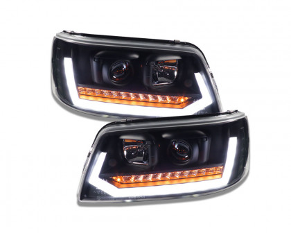 Přední světla s LED denními světly, LED dynamickým blinkrem VW T5 03-09 černá