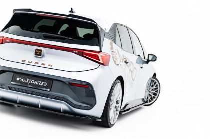 Splittery zadní boční Cupra Born Mk1 černý lesklý plast