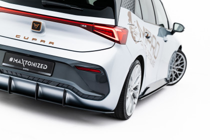 Spoiler zadního nárazníku Street pro Cupra Born Mk1 černo červený