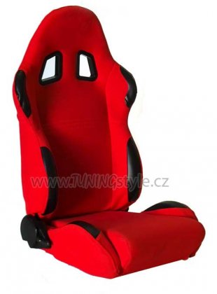 Sportovní sedačka červená látka