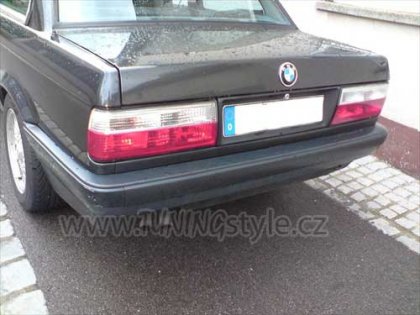 Zadní světla BMW E30 červená/chrom 82-87