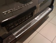 Nerezová ochranná lišta zadního nárazníku Opel Vivaro II 14-