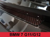 Ochranná lišta zadního nárazníku  BMW 7 G11/G12 15- Carbon (červeno/černý)