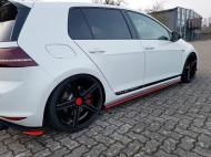 Prahové lišty VW GOLF Mk7 GTI CLUBSPORT 2016- 2017 černý lesklý plast